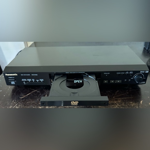 Panasonic DVD-RV32 X200 Hi-Speed Scan DVD Audio D/A Converter Player - Picture 15 of 16
